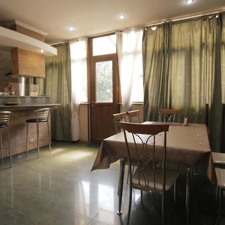 Apartment On Sanapiro Τυφλίδα Εξωτερικό φωτογραφία