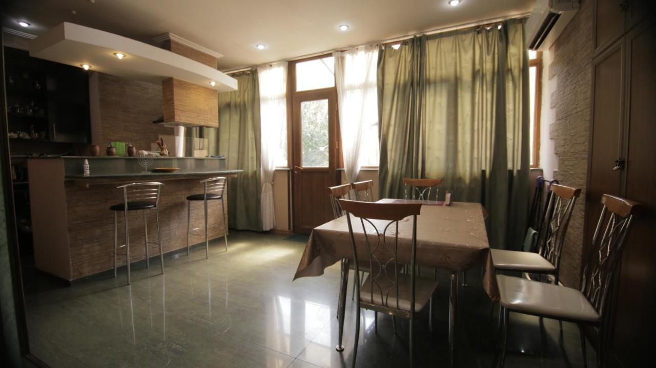 Apartment On Sanapiro Τυφλίδα Εξωτερικό φωτογραφία