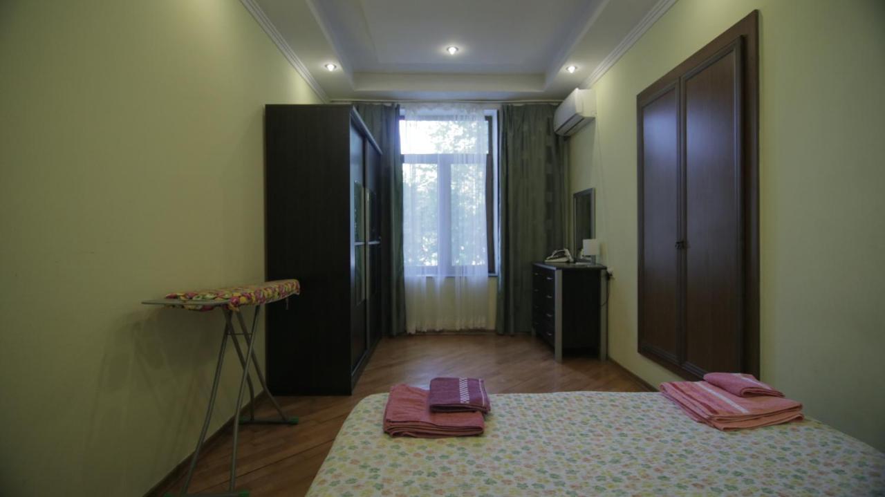 Apartment On Sanapiro Τυφλίδα Εξωτερικό φωτογραφία