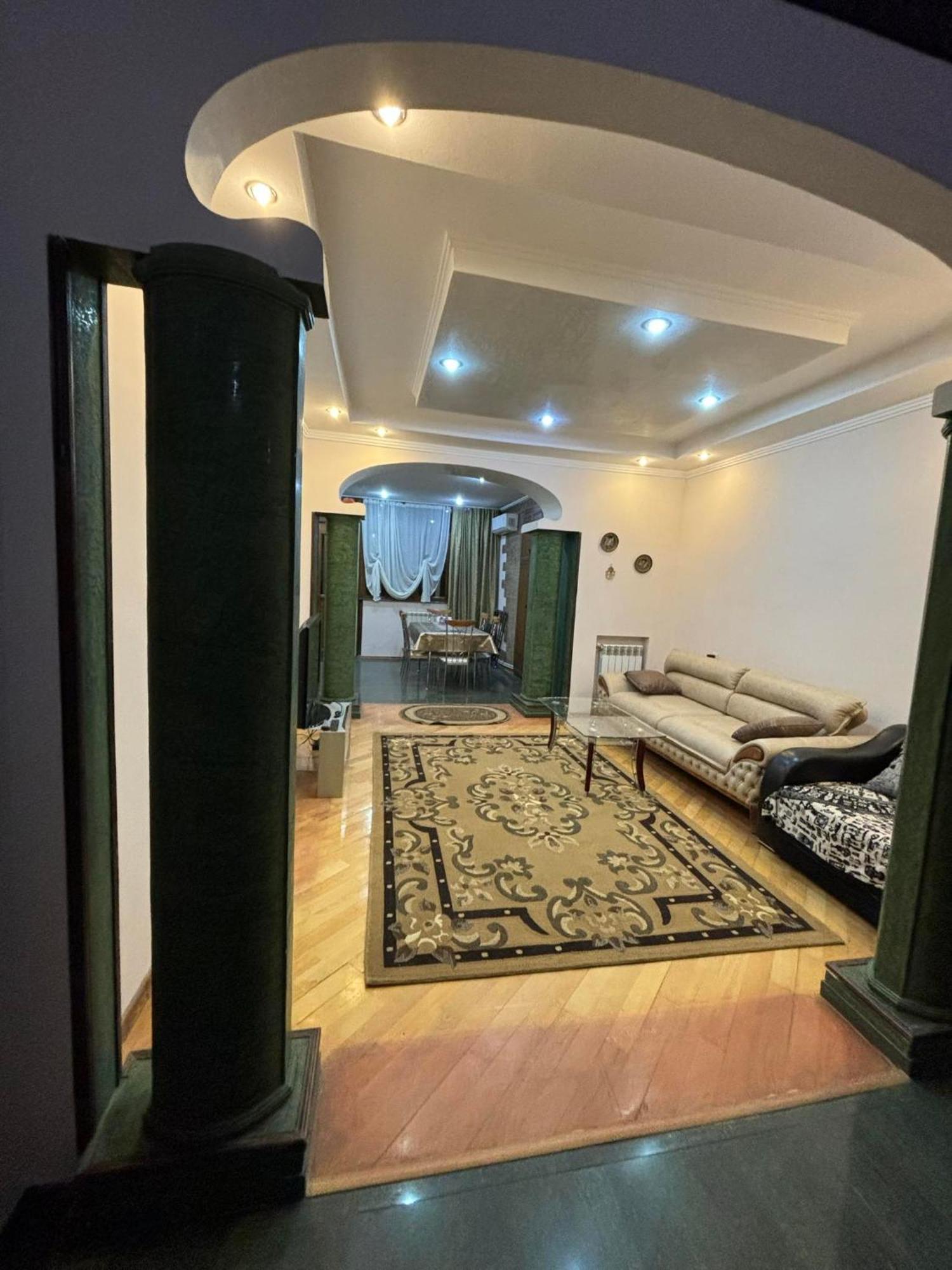 Apartment On Sanapiro Τυφλίδα Εξωτερικό φωτογραφία