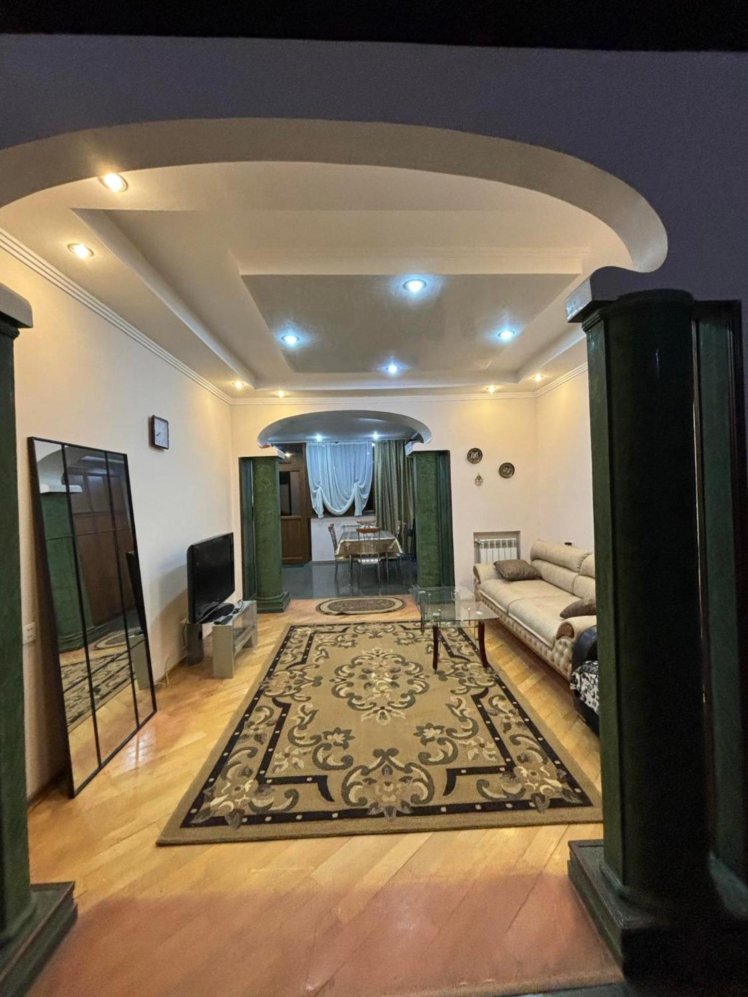 Apartment On Sanapiro Τυφλίδα Εξωτερικό φωτογραφία