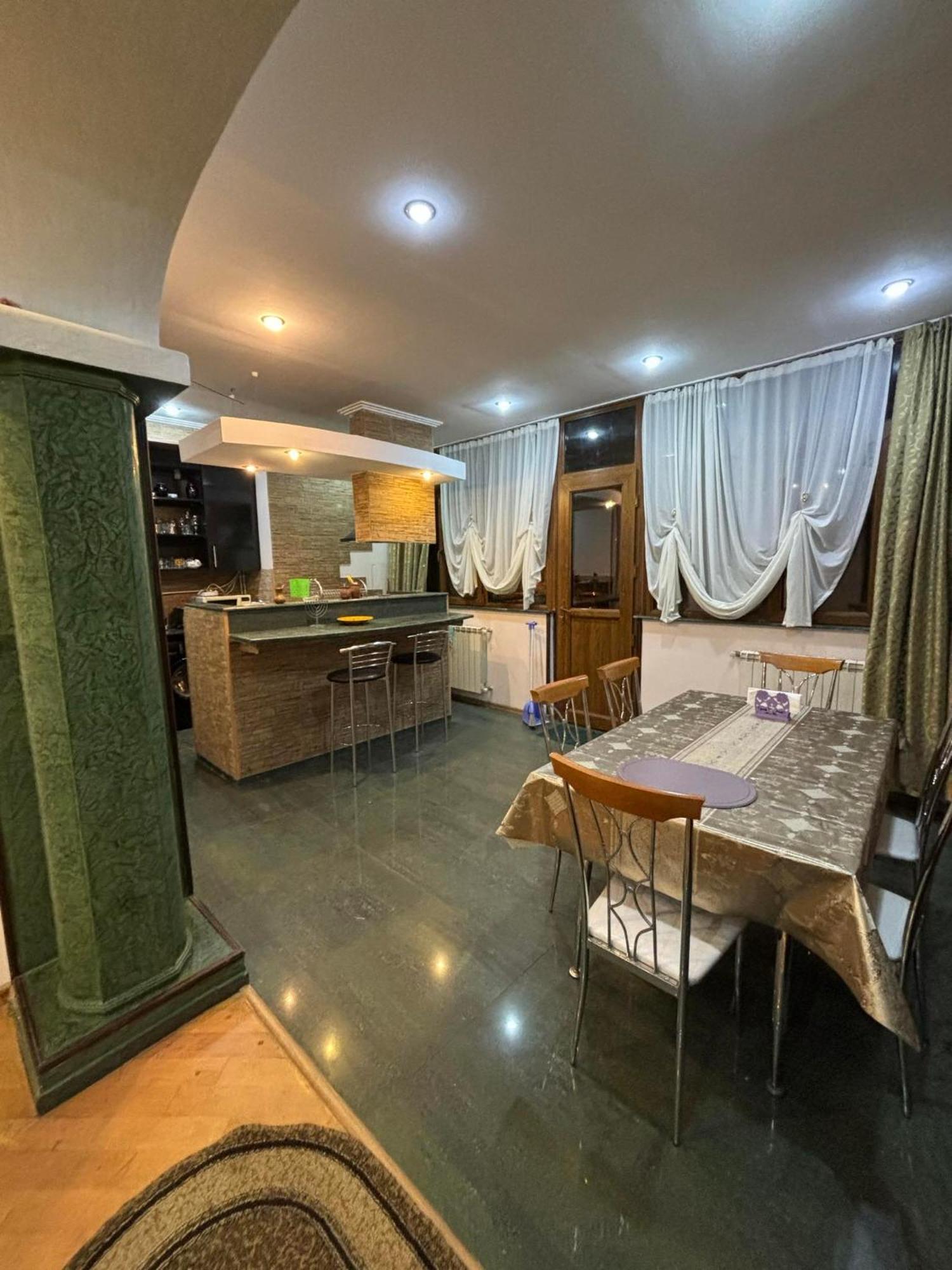 Apartment On Sanapiro Τυφλίδα Εξωτερικό φωτογραφία